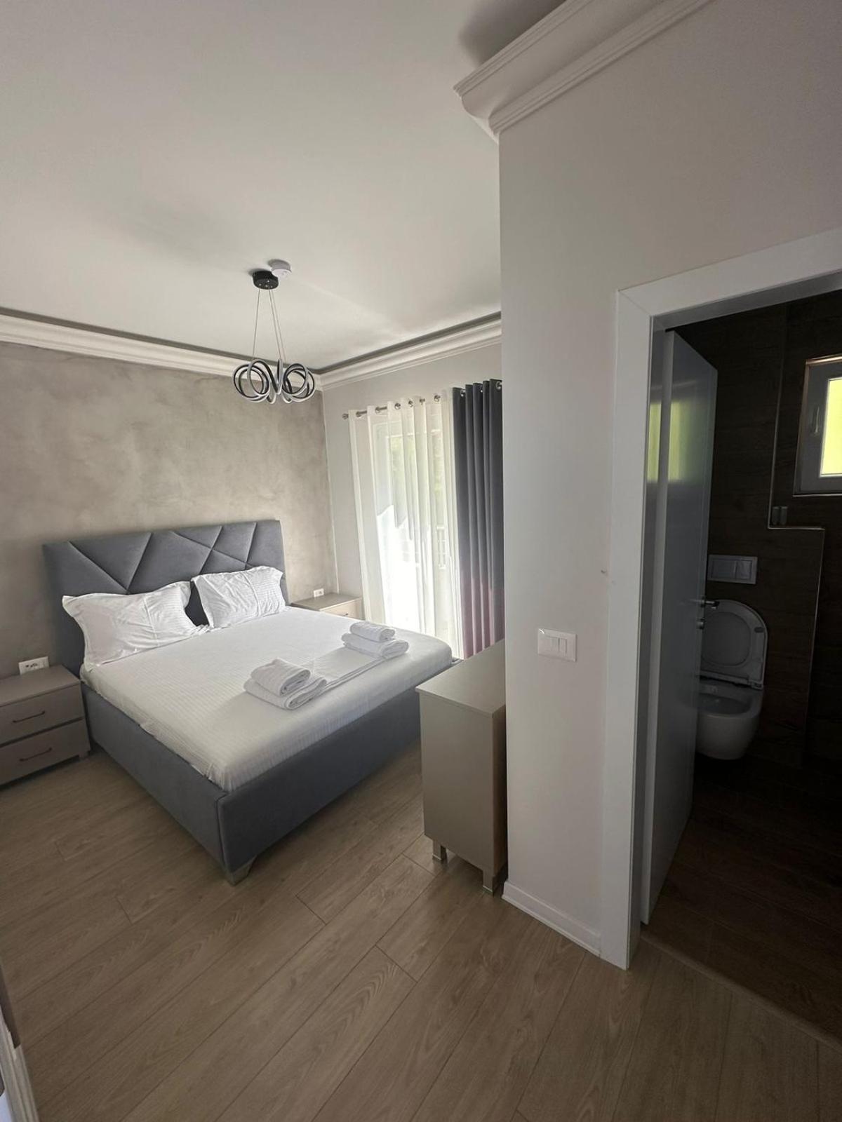 Hotel Demoli