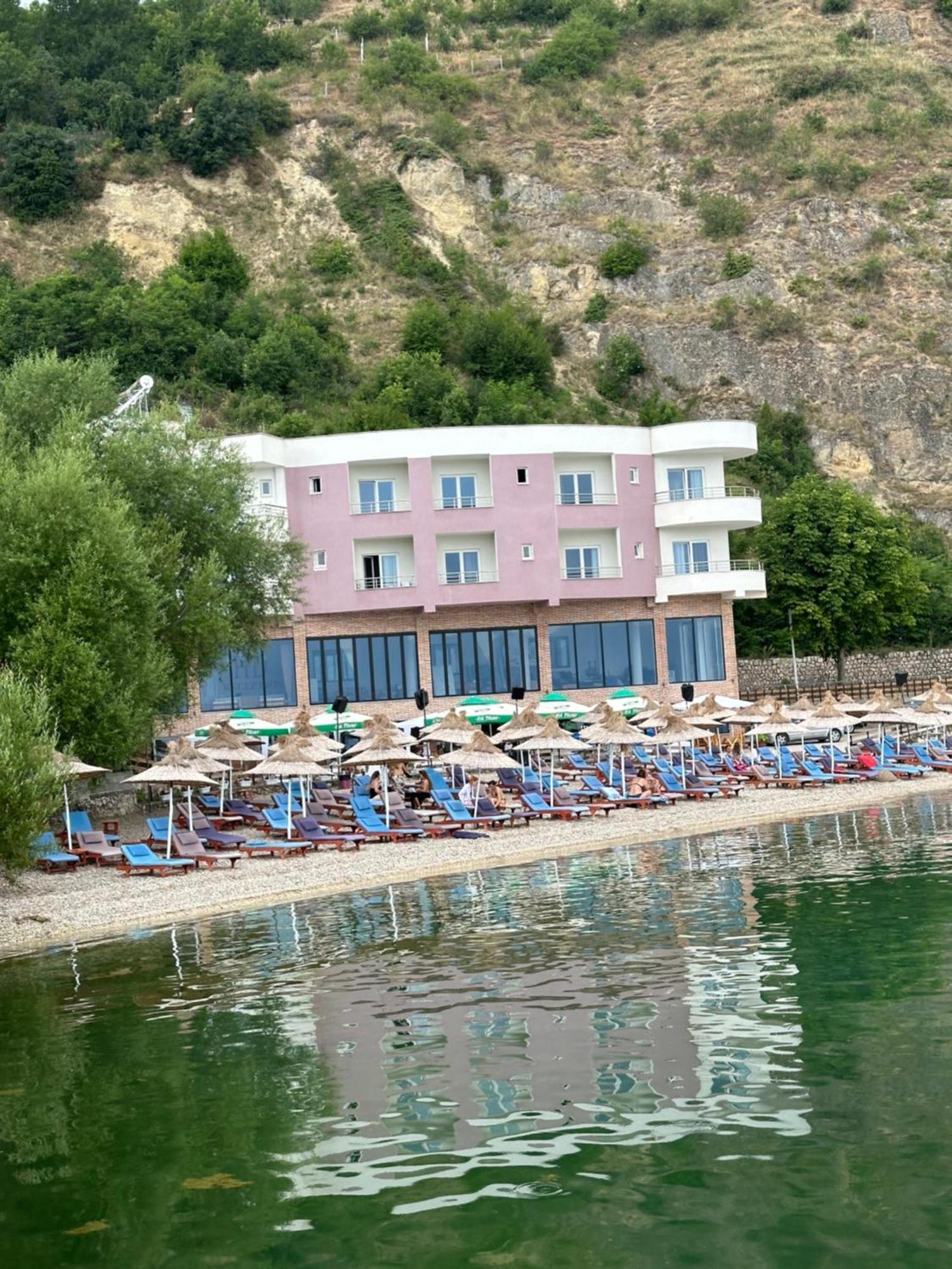 Demoli