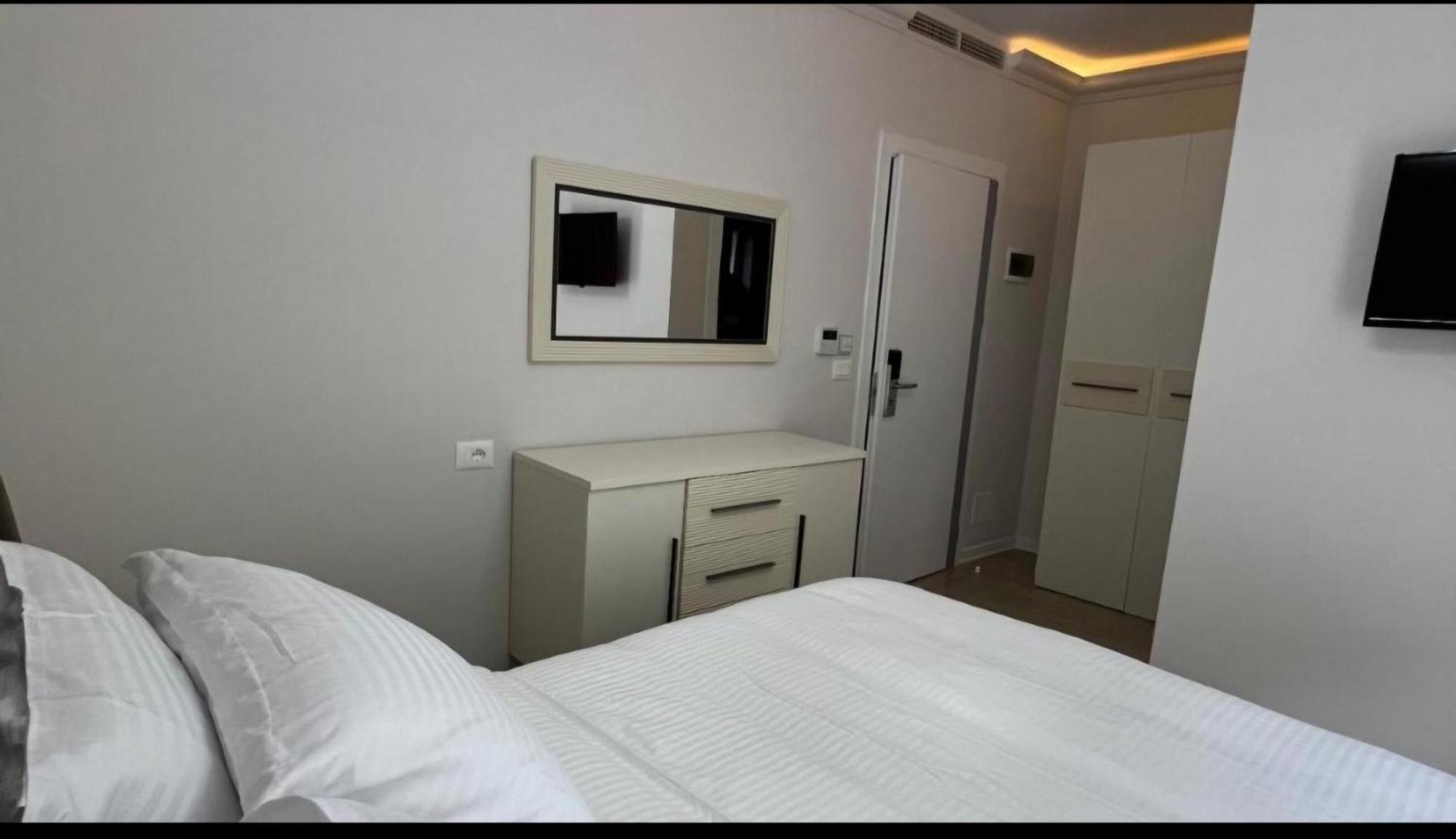 Demoli Hotel