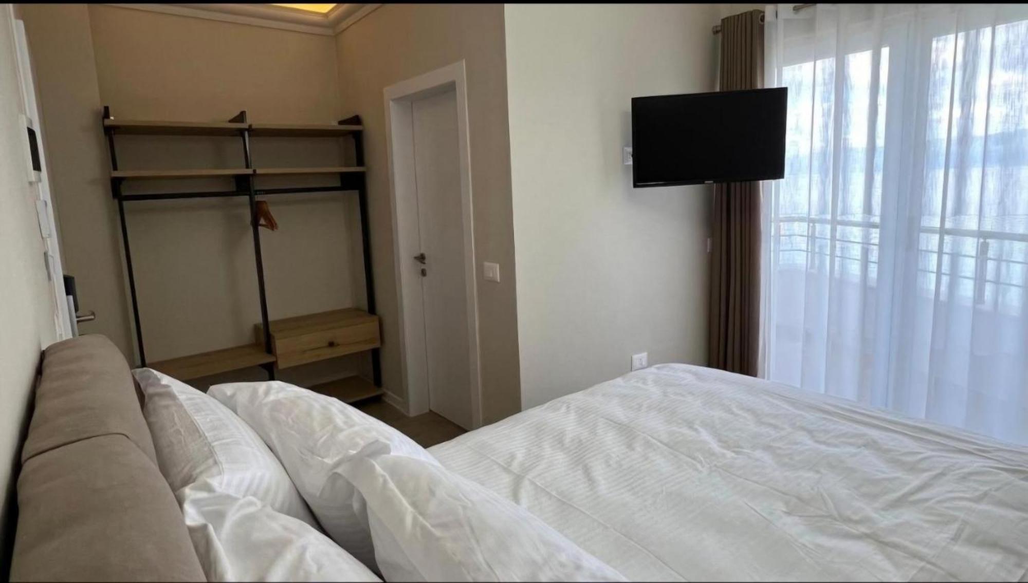Hotel Demoli