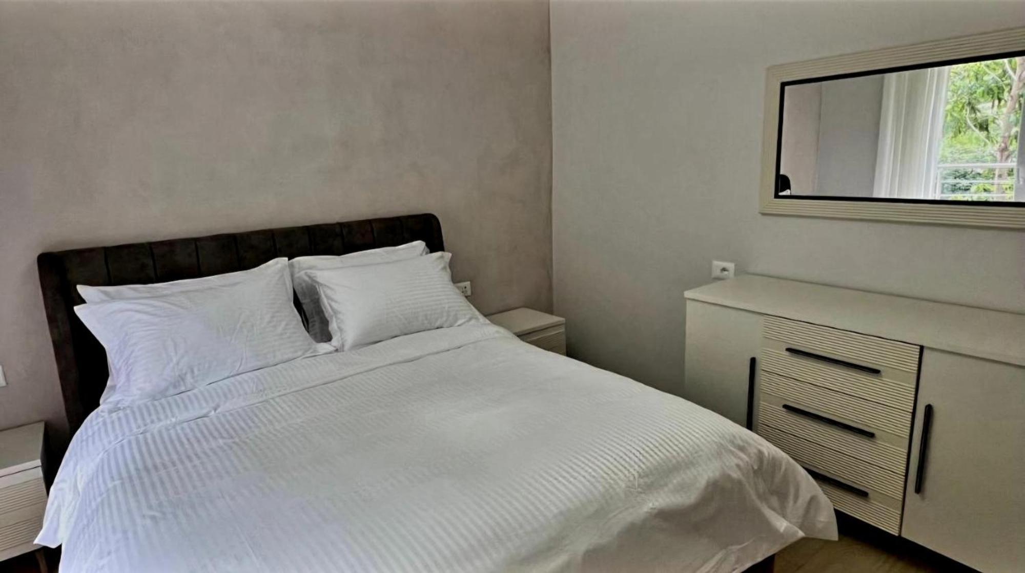 Demoli Hotel *
