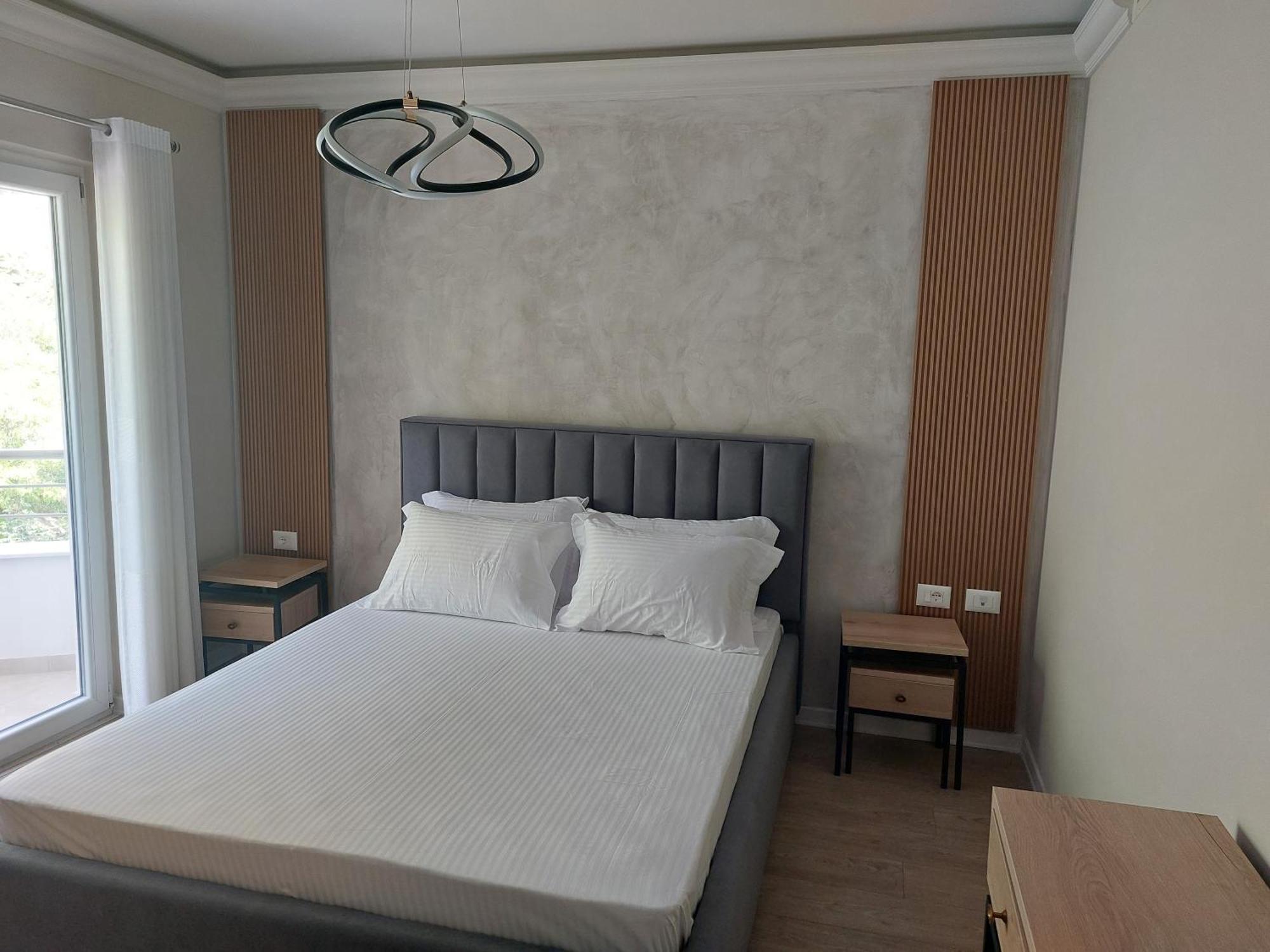 Hotel Demoli