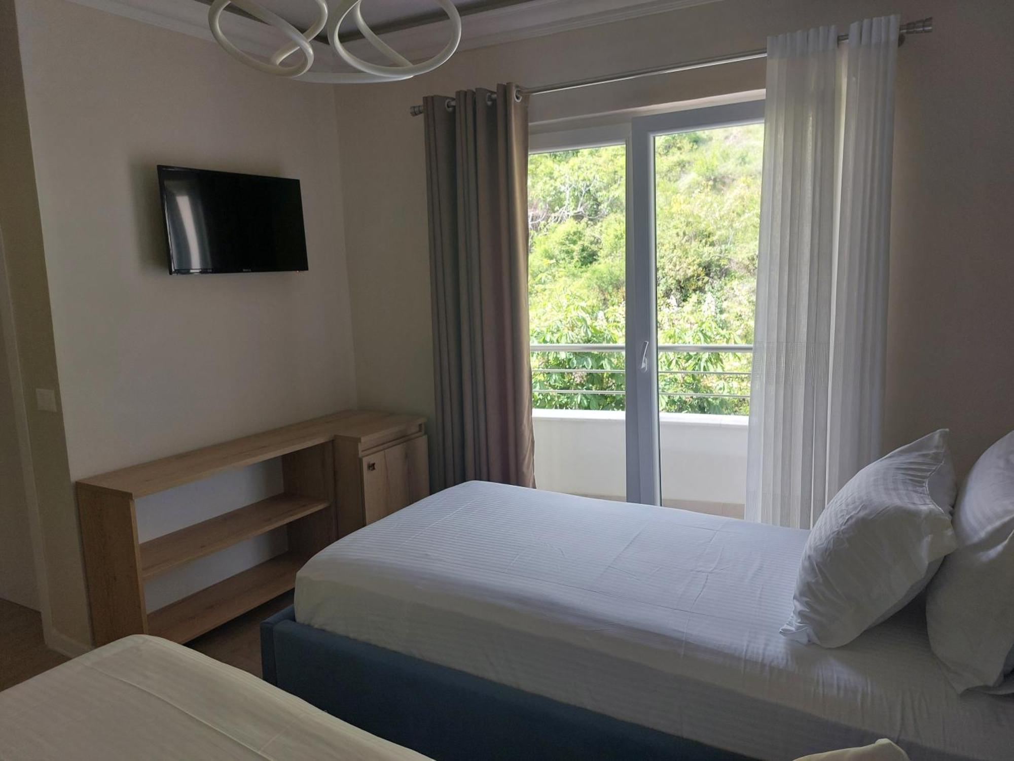 Demoli Hotel
